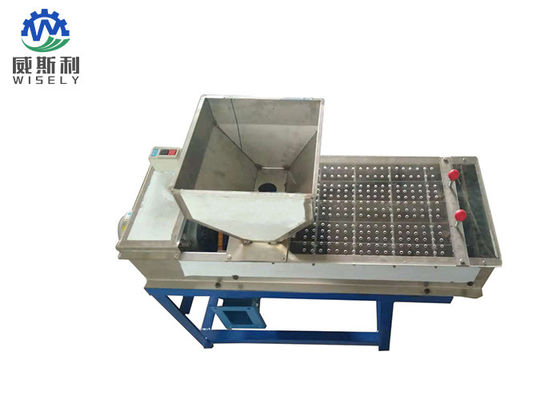 Chine Mini type arachide écossant la machine, machine d'épluchage de peau d'arachide 220 volts fournisseur